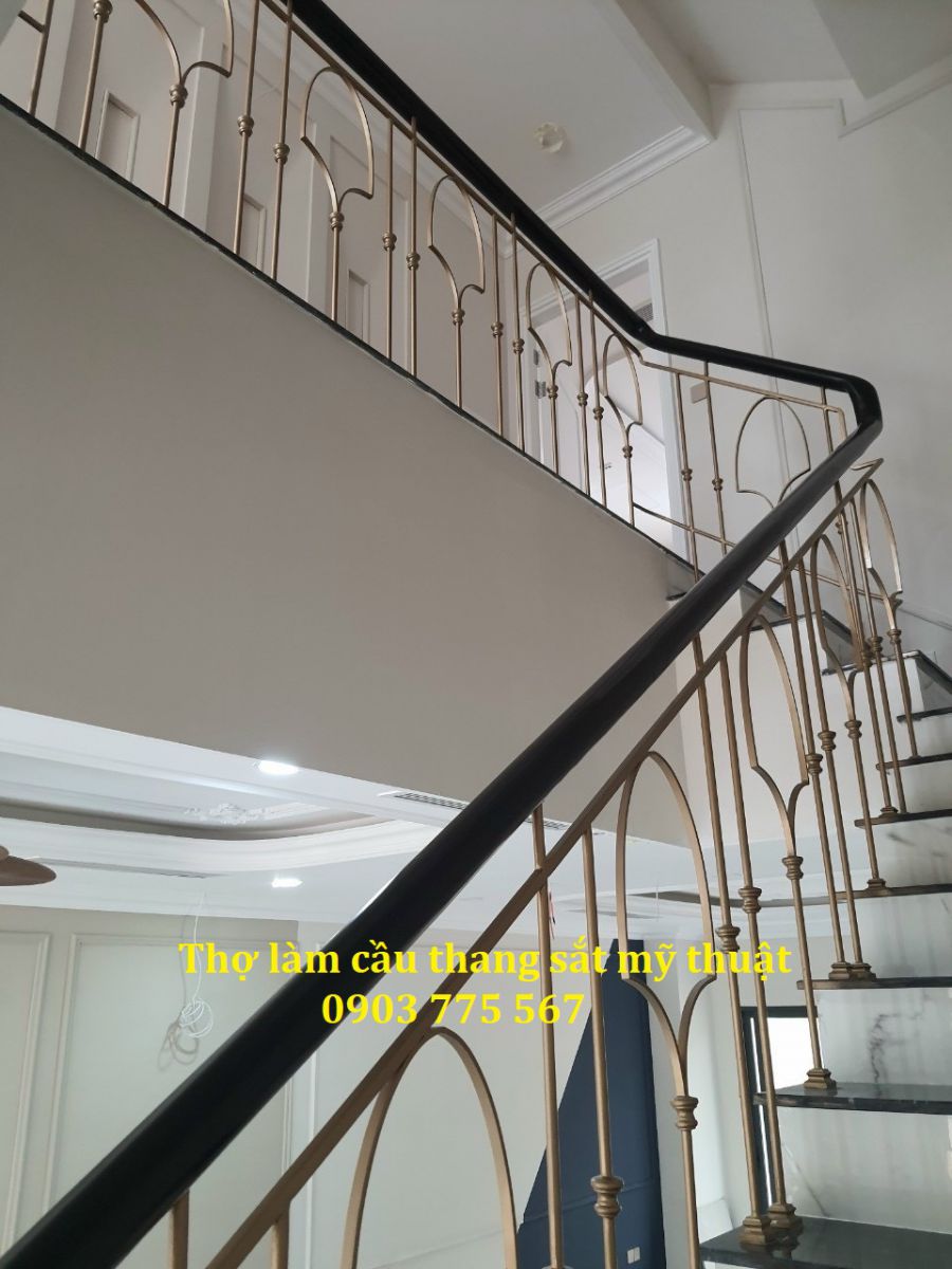 Thợ làm cầu thang sắt tại Đà Nẵng