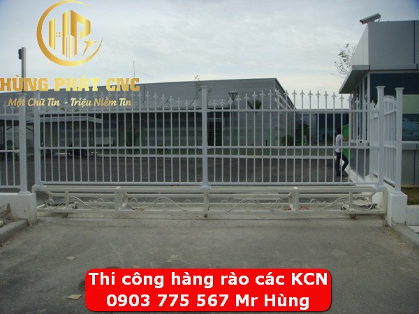 Thi công hàng rào bảo vệ khu công nghiệp