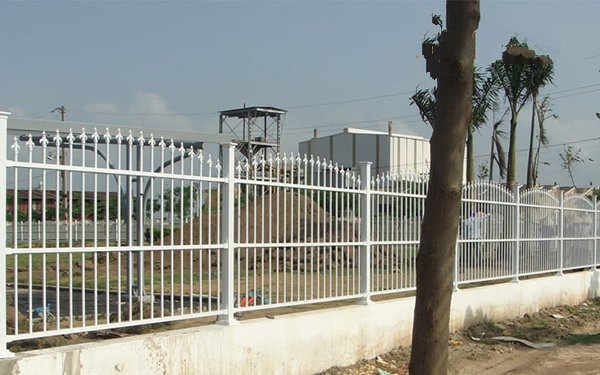 Các loại hàng rào thường bố trí trong khu công nghiệp|Thi công hàng rào KCN Công ty CP Thành phố Đẹp