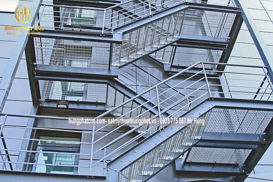 Cầu thang sắt thoát hiểm bệnh viện tp hcm 