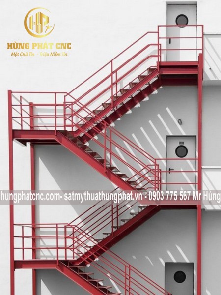 Thi công cầu thang thoát hiểm ngoài trời Thủ Đức