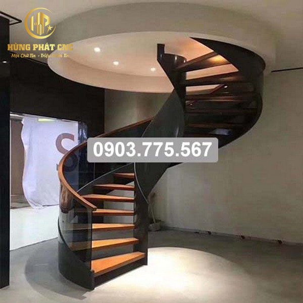 Làm cầu thang xoắn mỹ thuật tại HCM