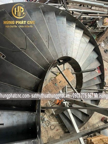 Thiết kế cầu thang xoắn tại tp hcm