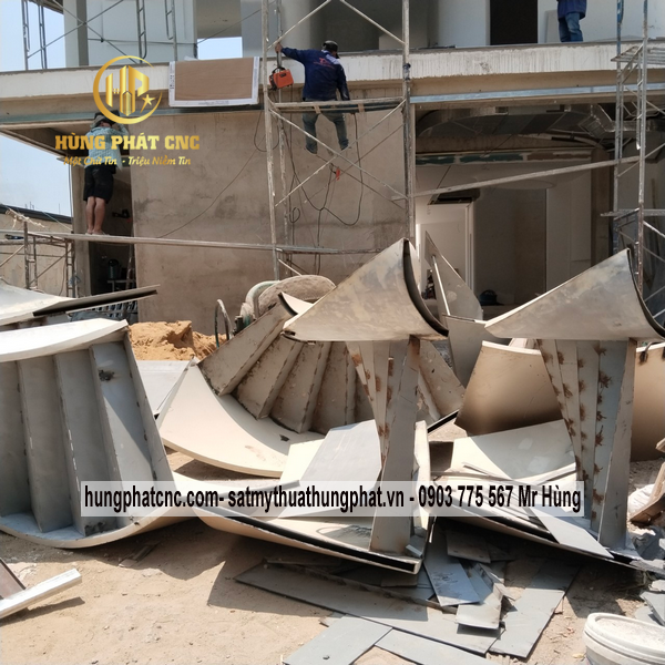 Công thức quy định tính kích thước cầu thang xoắn ốc bằng sắt đúng:#1 Làm cầu thang xoắn ốc quận 8