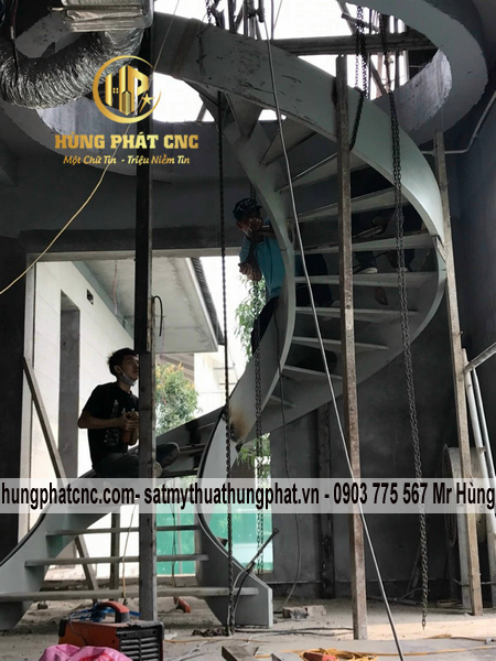 #1 Làm cầu thang xoắn ốc quận 4 - Đơn vị Thi công Cầu Thang Xoắn Ốc Uy Tín Tại TpHCM