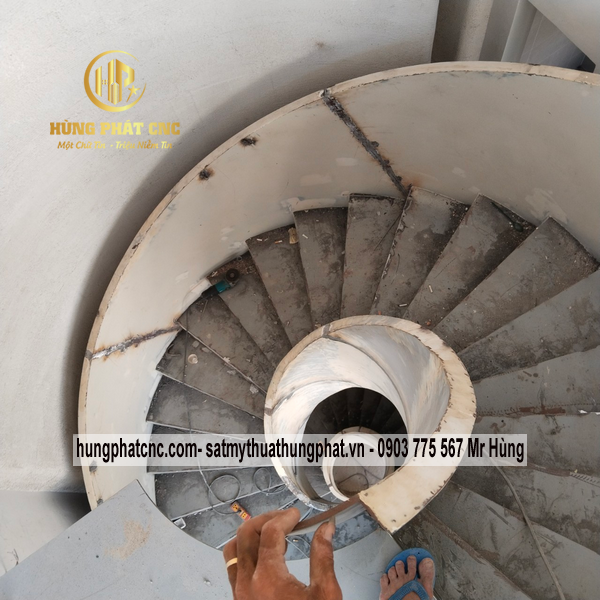 Trợ giúp #1 Cầu thang xoắn ốc Lâm Đồng