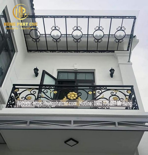 Thi công lan can, khung sắt bảo vệ tại Quận 3, xin vui lòng liên hệ với #1 Làm lan can sắt tại Quận 3 để được phục vụ ngay. Hotline: 0903.775.567 Mr Hùng
