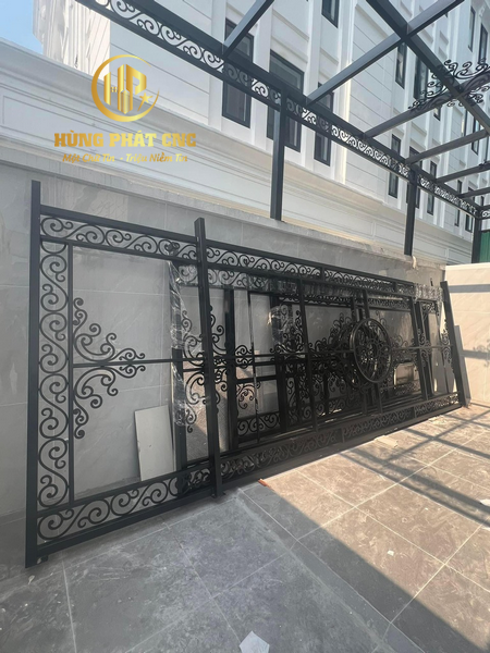  Mái kính sắt nghệ thuật lợp ngói hoặc polycarbonate – Đa dạng vật liệu theo yêu cầu. #1 Báo giá mái kính sắt mỹ thuật Nhà Bè - thiết kế thi công trọn gói