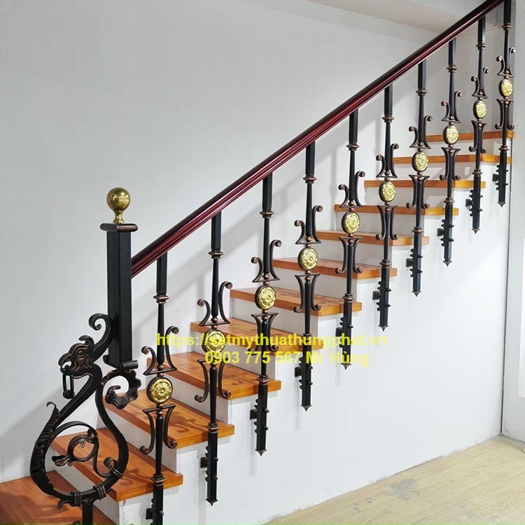 Đóng cầu thang con tiện nhôm đúc quận 9